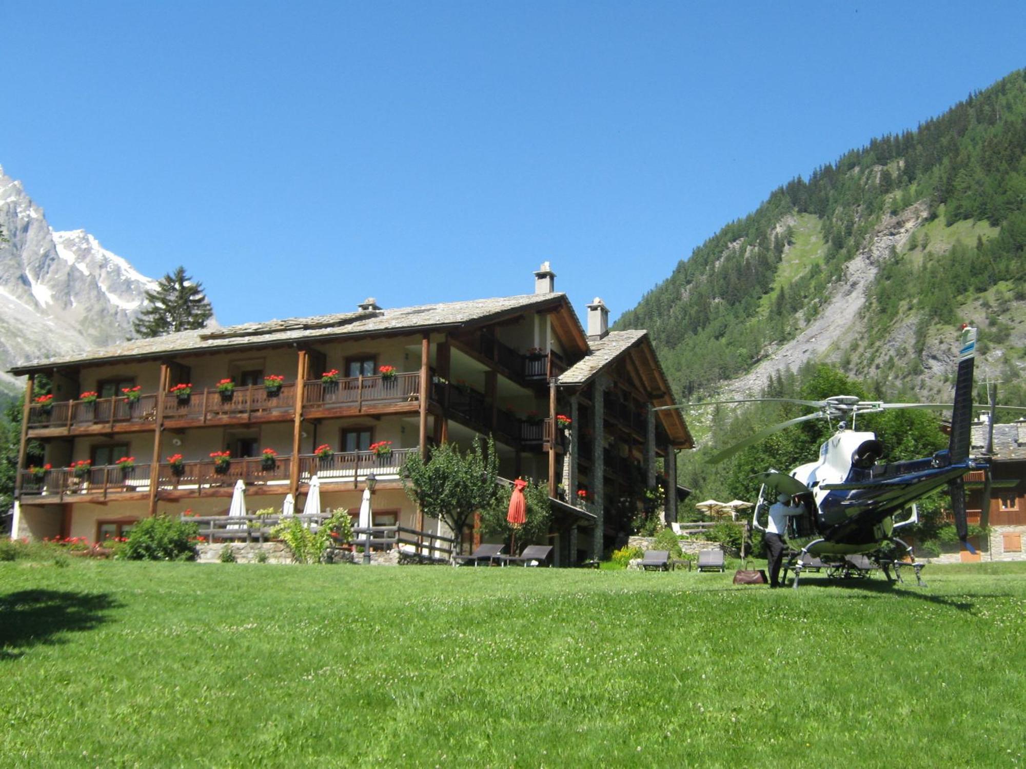 Auberge De La Maison Courmayeur Esterno foto