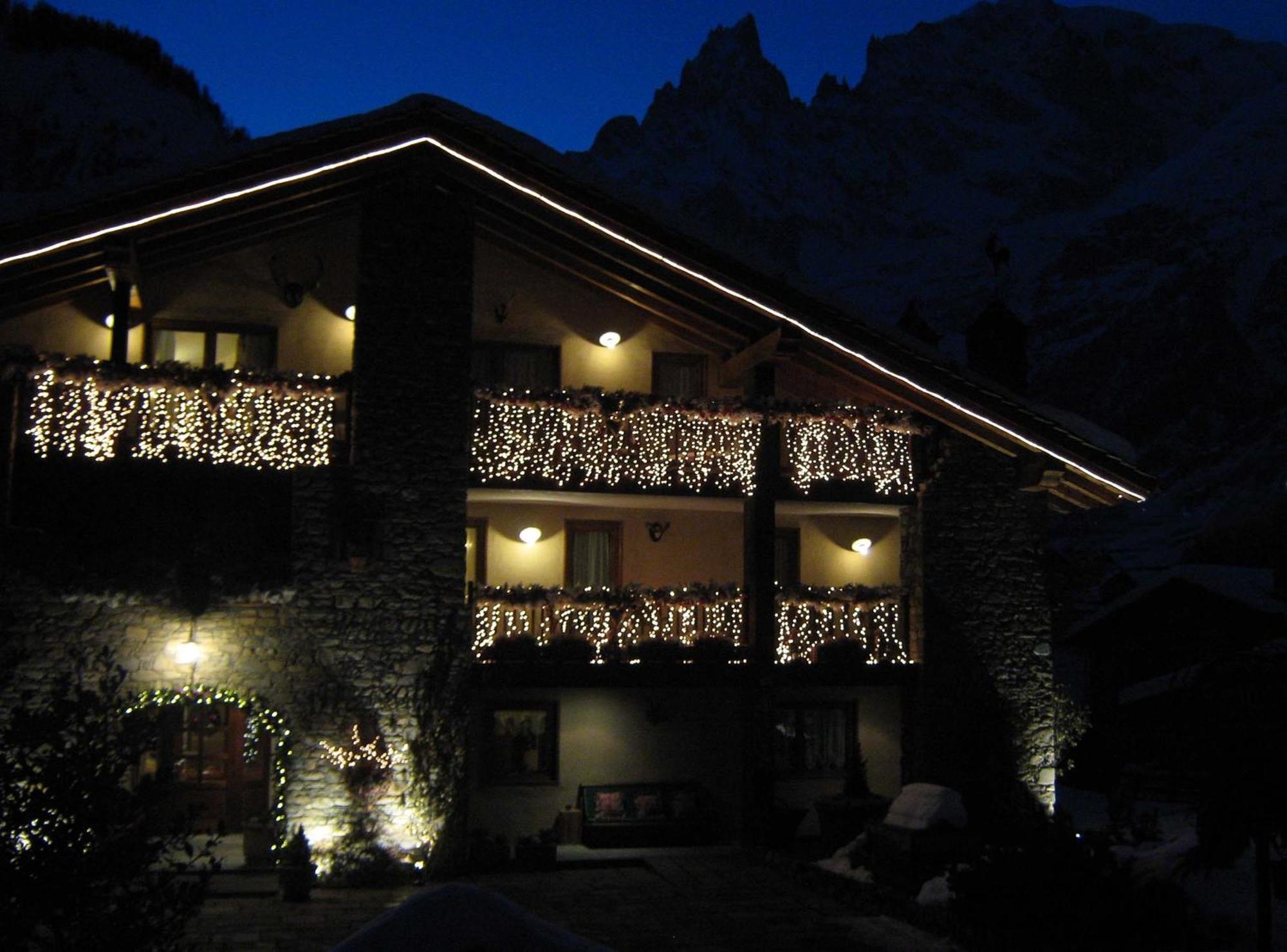 Auberge De La Maison Courmayeur Esterno foto