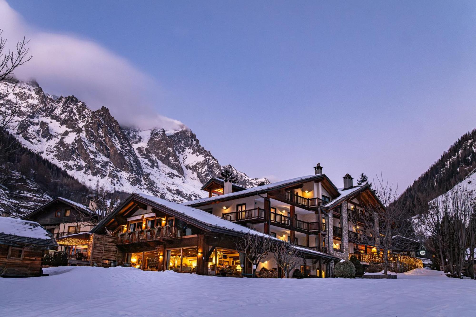 Auberge De La Maison Courmayeur Esterno foto