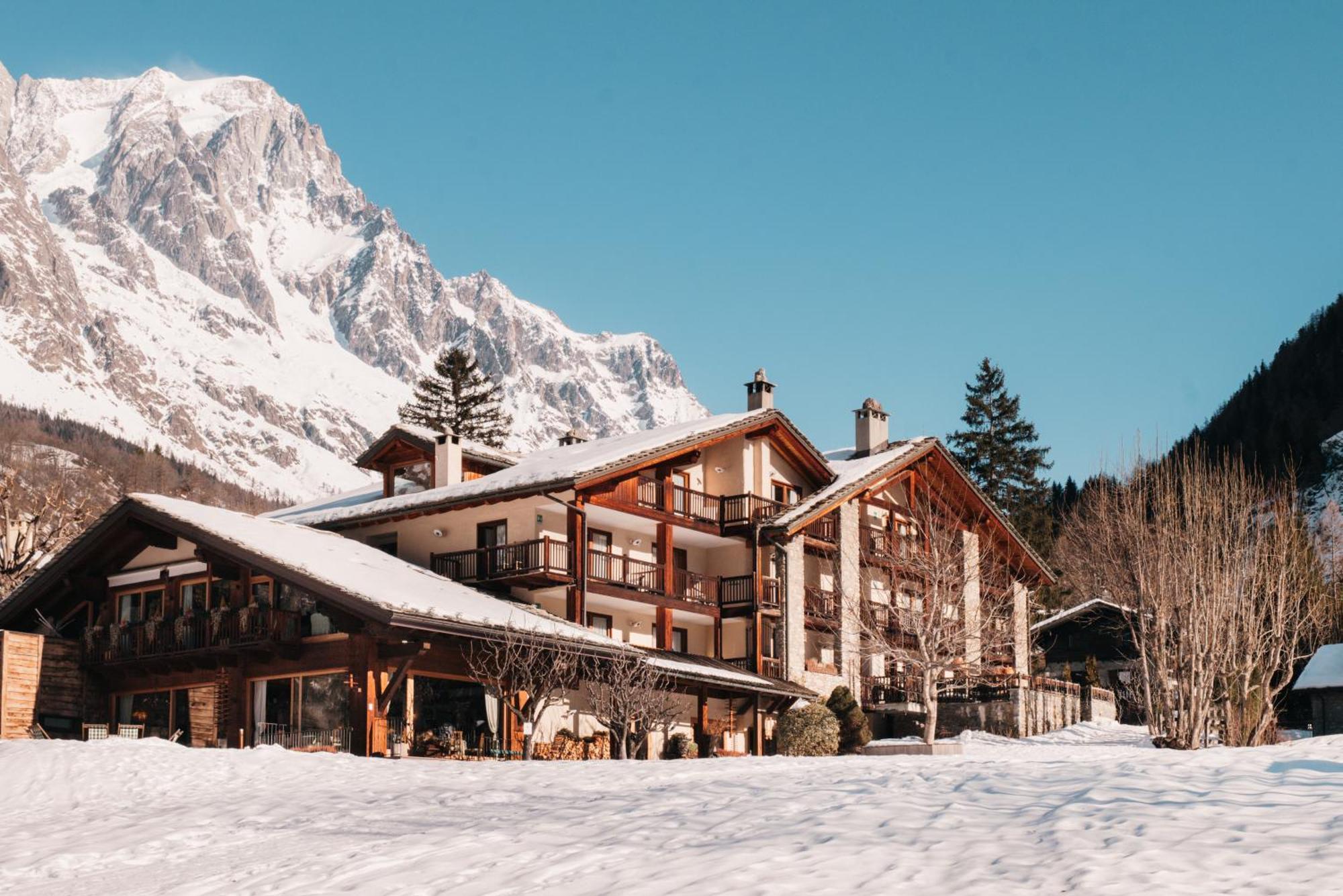 Auberge De La Maison Courmayeur Esterno foto