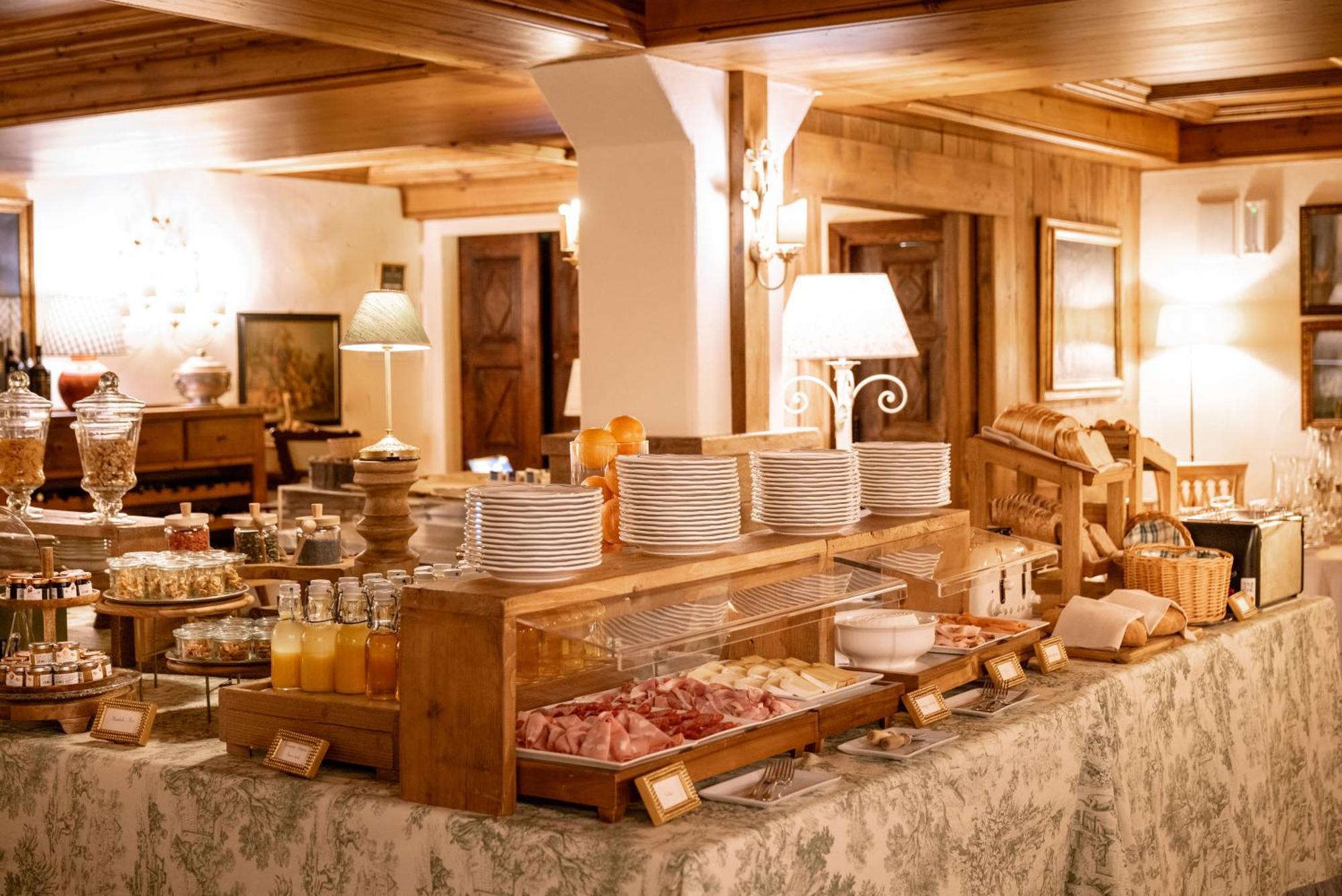 Auberge De La Maison Courmayeur Esterno foto