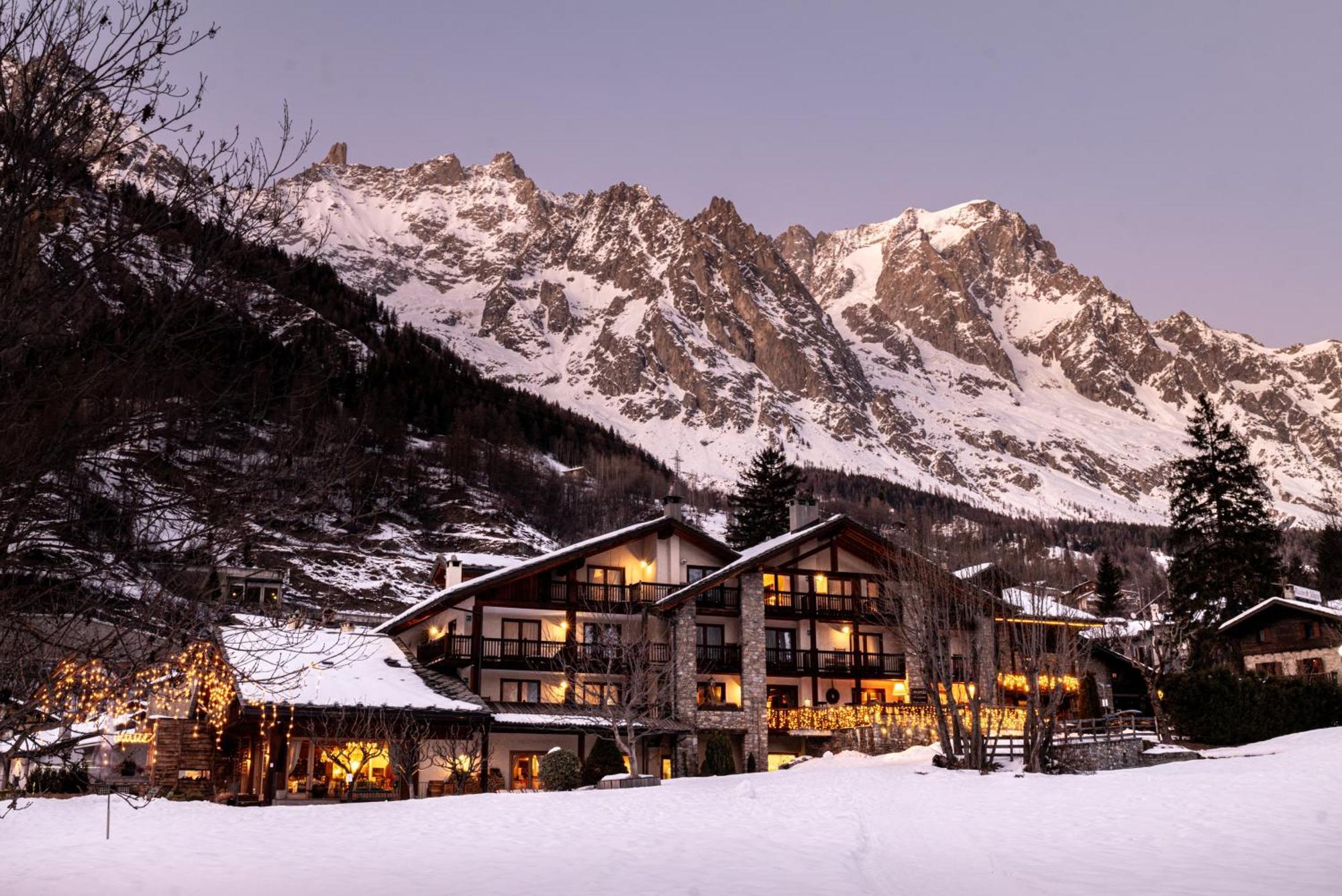 Auberge De La Maison Courmayeur Esterno foto
